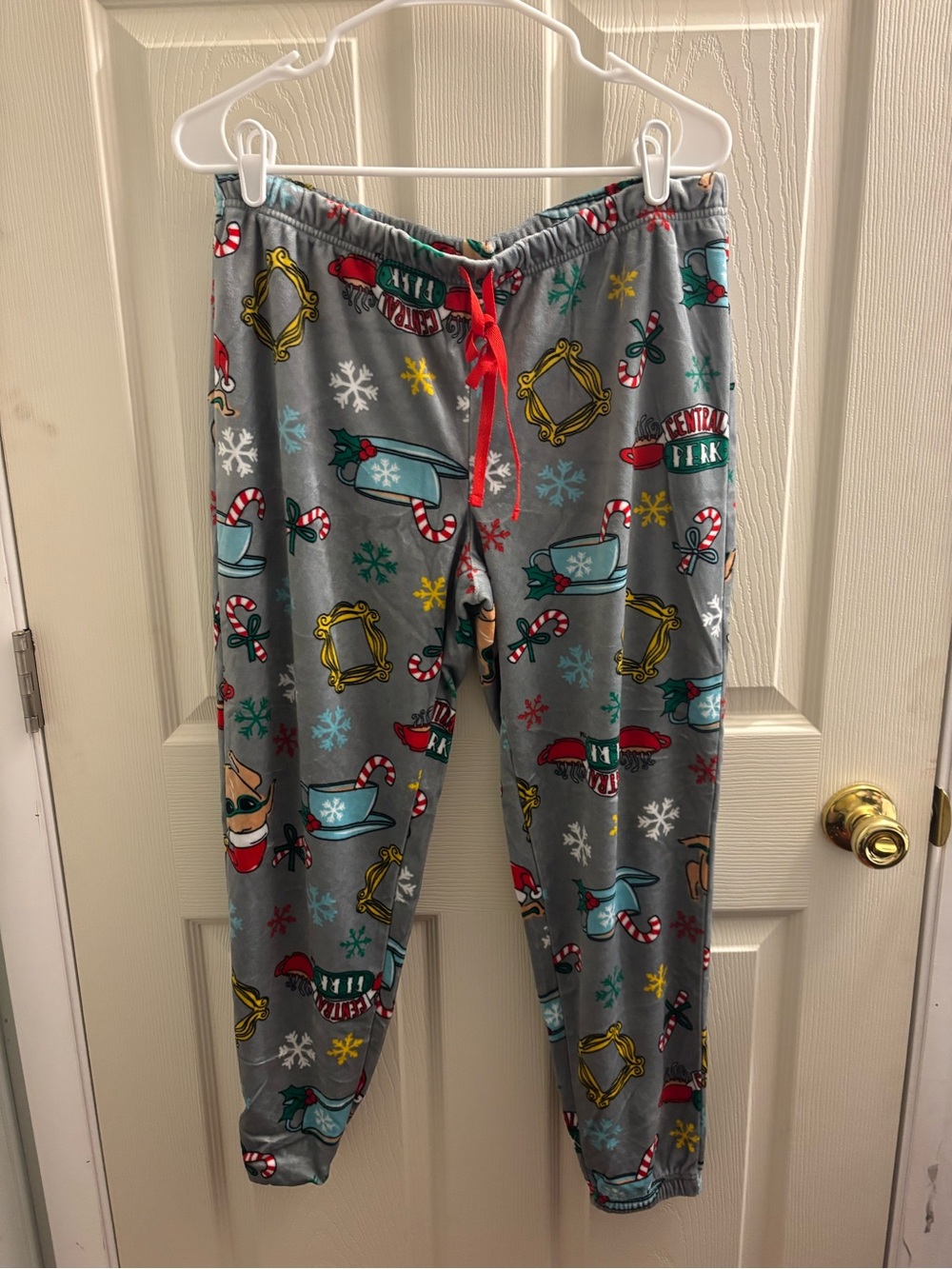 Women’s Friends Holiday Gray Fleece Pajama Pants - Festive Print
